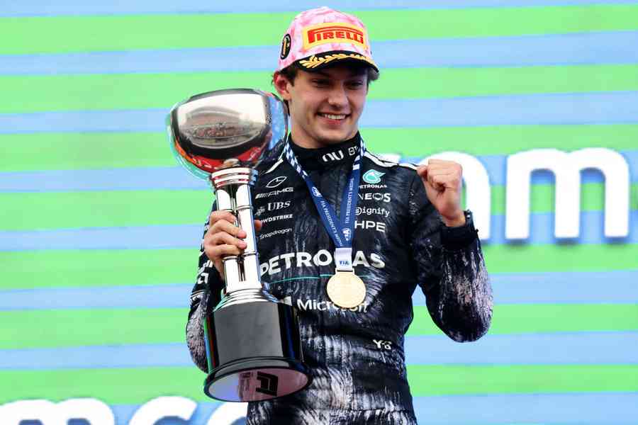 F1日本站：安東內利連續奪冠 打破多項紀錄