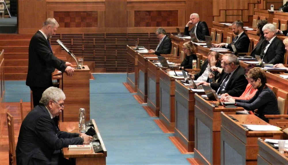 捷克參議院通過決議案 要求中共停止迫害