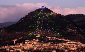 高750米 世界最大聖誕樹在意大利