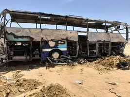 埃及旅遊大巴車禍10死 包括4名法國遊客