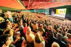 神韻法國第戎連場爆滿 觀眾感受永恆恩典