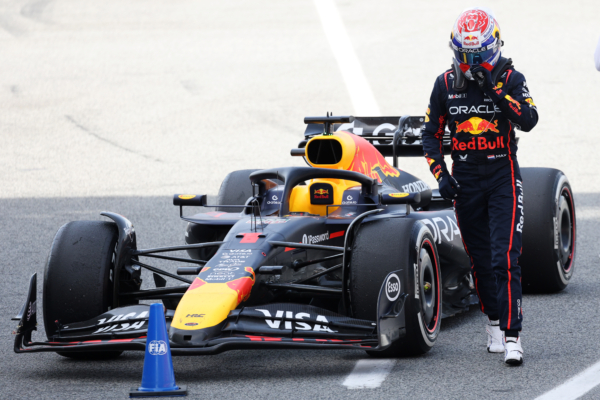 2025年6月1日,F1大獎賽西班牙站正賽在巴塞隆拿的加泰羅尼亞賽道舉行。在比賽最後階段,因為引發與佐治羅素碰撞,韋斯達賓被罰時10秒,排名降至第十位;同時他的超級駕照也被扣掉3分。(Mark Thompson/Getty Images)