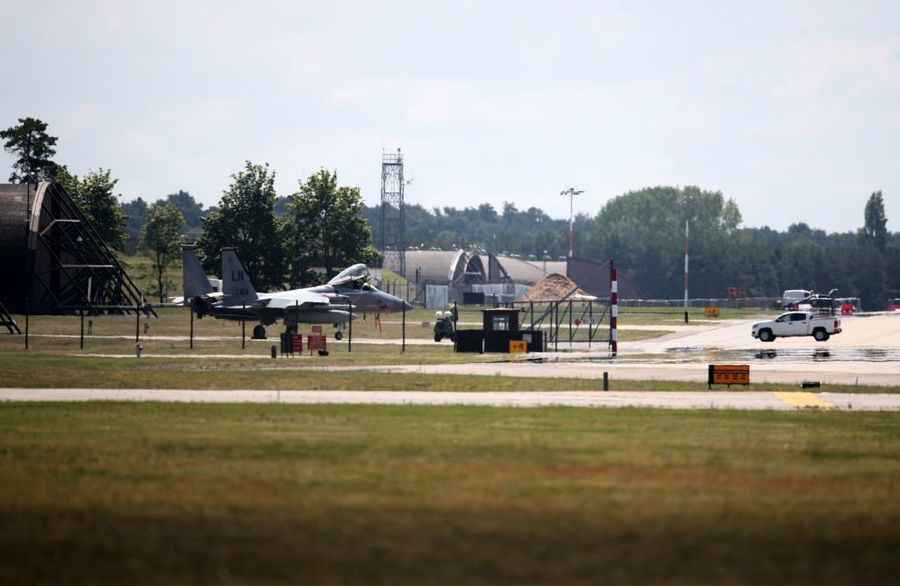 美國三個駐英空軍基地上空出現不明無人機