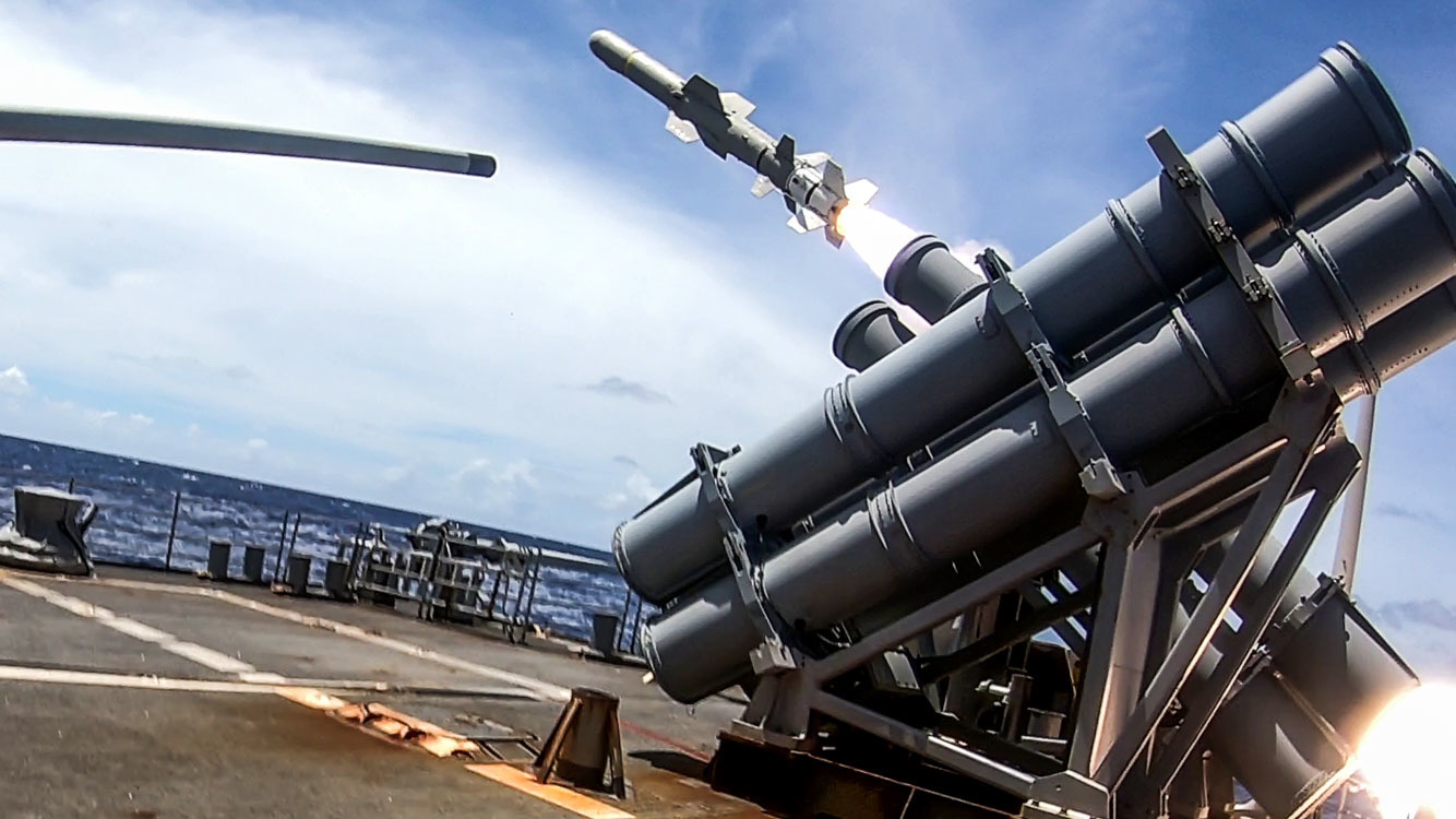 2020年9月19日，美軍的巡洋艦 USS Antietam（CG 54）在太平洋的實彈演習中發射了一枚魚叉反艦導彈。（美國海軍）