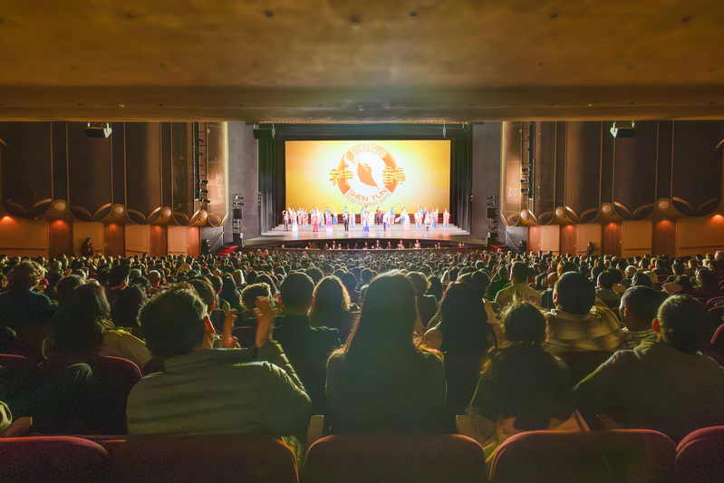 神韻北美首場 聖荷西精英感受與創世主相連