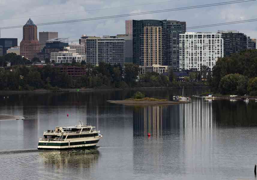 美聯邦特工在波特蘭執法時開槍 2人受傷
