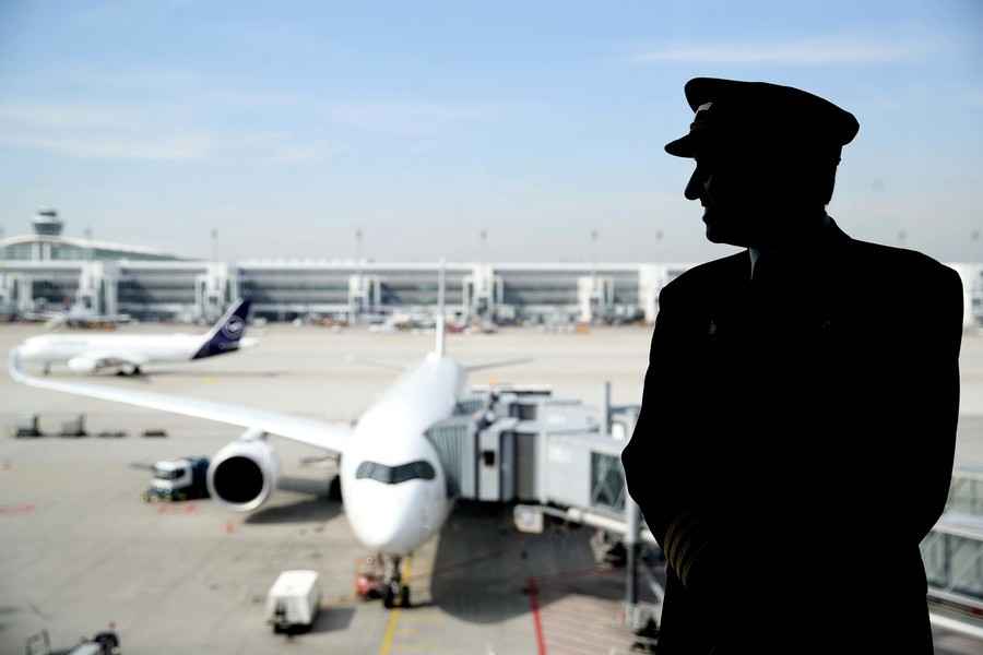 周曉輝：阻空軍飛行員助力中共 歐美在行動