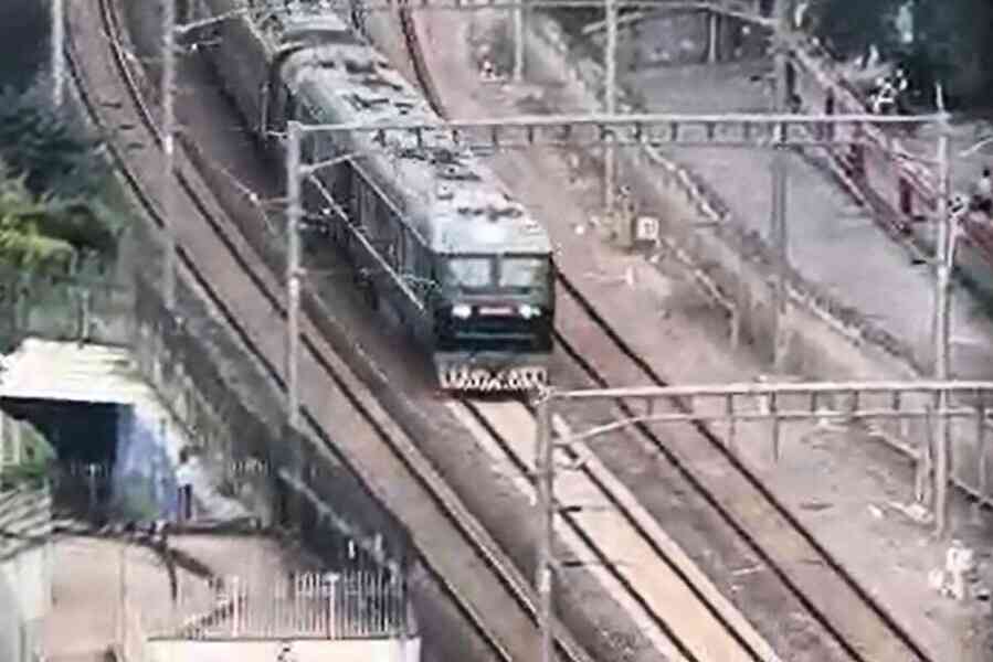 金正恩帶女兒坐慢火車訪華 綠色專列特殊設計受關注