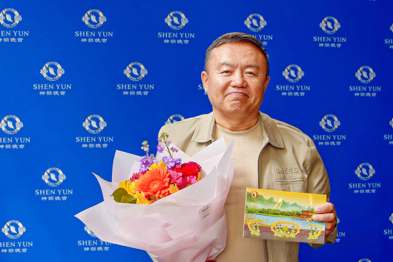老燈：《紐時》為何攻擊法輪功和神韻