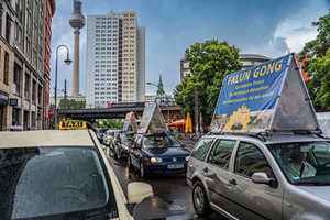 中共總理訪德前 柏林反迫害汽車遊行引關注