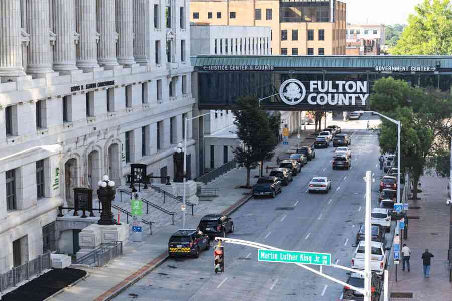 美法官下令解封FBI突襲佐治亞州選舉設施相關文件