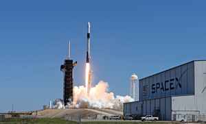 SpaceX向太空站發射首個純太空旅遊團組