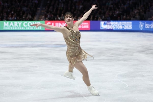 周五(2025年3月28日)晚上,美國華裔花式溜冰運動員劉美賢(Alysa Liu)在今年世界錦標賽上贏得金牌。 (Photo by Maddie Meyer / GETTY IMAGES NORTH AMERICA / Getty Images via AFP)