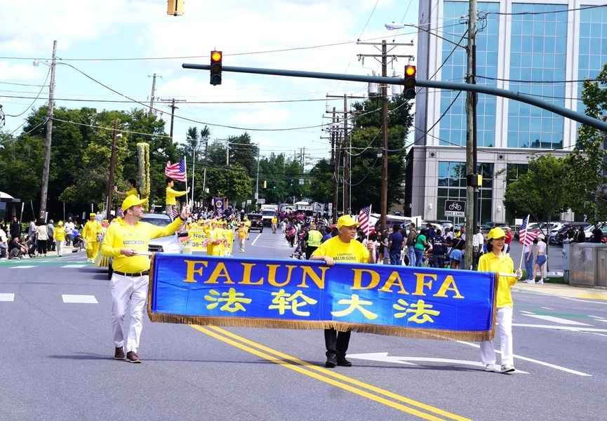 美華府陣亡將士紀念日社區遊行 法輪功受歡迎