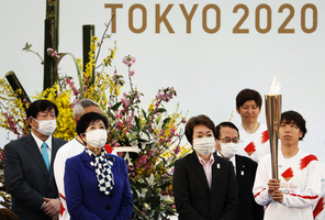組圖：東京奧運聖火開始傳遞 萬人接力