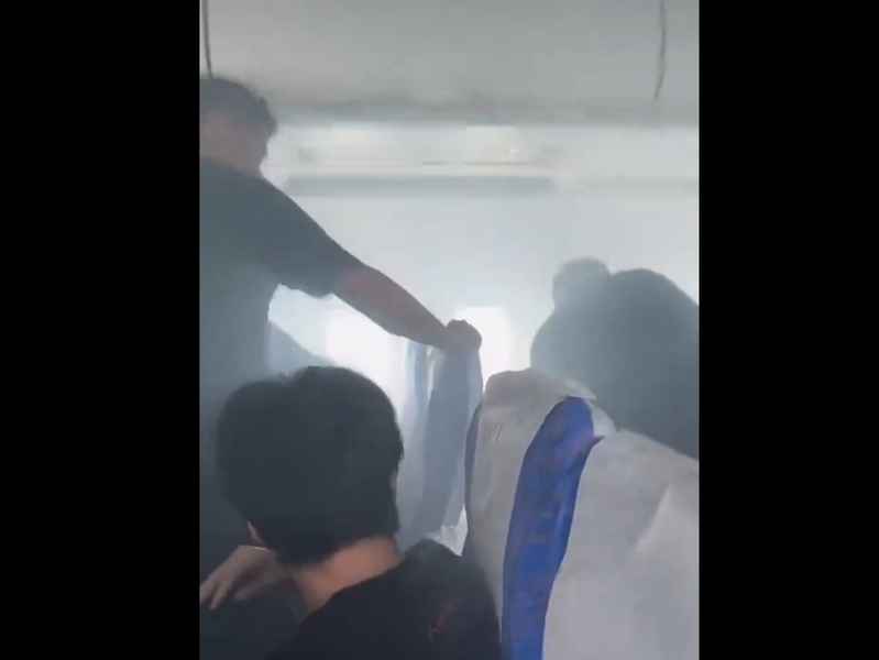 乘客電池充電寶冒煙 南方航空客機緊急迫降