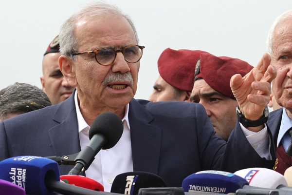 黎巴嫩總理以留下工作為由 推遲訪美計劃