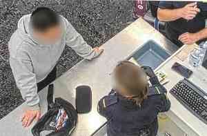 中國留學生手機藏虐童影像 入境澳洲遭遣返