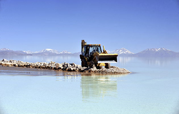 2011年7月14日，玻利維亞的烏尤尼鹽沼是世界上最大鋰礦之一。 （Aizar Raldes/AFP via Getty Images）