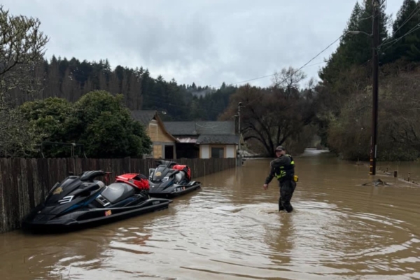 風暴襲美南加州引發洪水泥石流警報 威脅數百萬人