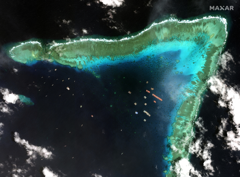 中共大量船隻持續集結牛軛礁 在南海蒐集數據