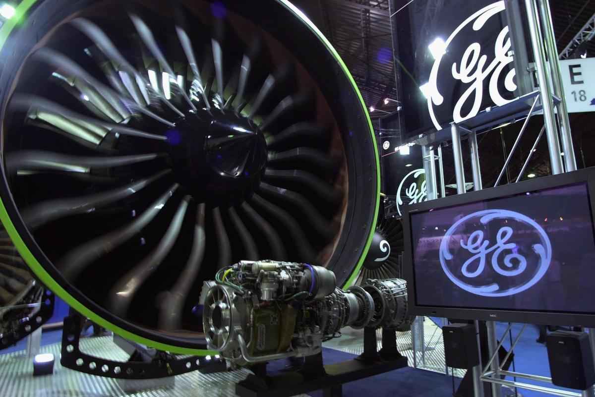 用於波音777的通用電氣渦輪機於2001年在巴黎-勒布爾歇航空展上展出。（FREDERICK FLORIN/AFP via Getty Images）