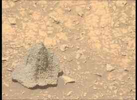 NASA毅力號在火星上發現神秘「頭盔」
