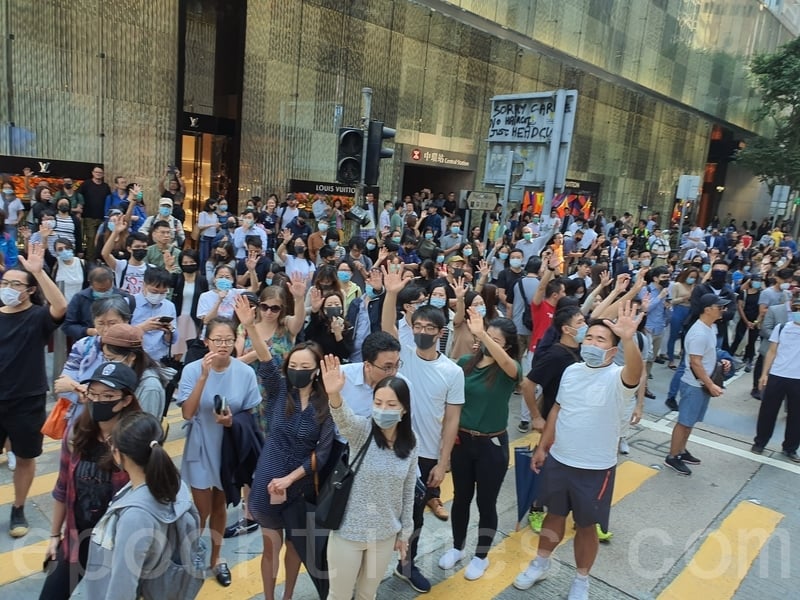 香港人的巷戰 在金融中心等多區堵路抗議