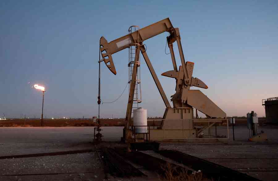 特朗普暗示戰爭持續 油價飆升13% 美股暴跌