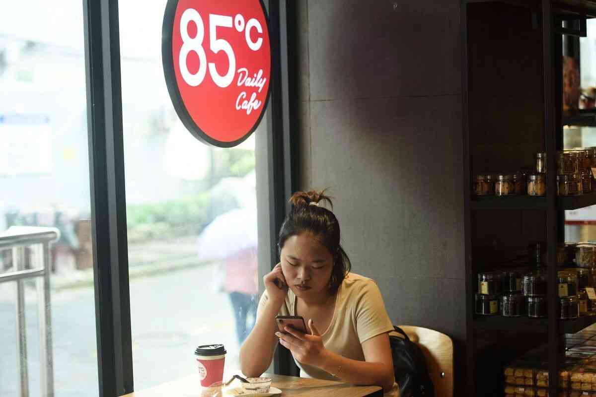 圖為85度C在浙江的一家門店。(STR/AFP/Getty Images)