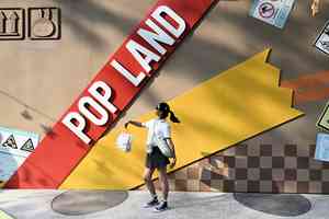 泡泡瑪特出現直播事故上熱搜 公司股價大跌