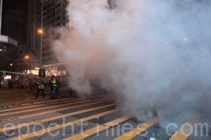 港議員籲公開催淚彈成份「這不是政見問題」
