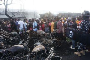 非洲塞拉利昂油罐車爆炸 至少92人喪生