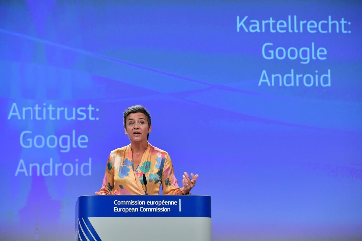 因利用搜索引擎進行不正當競爭，谷歌再次被歐盟罰17億美元。圖為歐盟反壟斷主管瑪格麗特·維斯塔格（Margrethe Vestager）。（JOHN THYS/AFP/Getty Images）