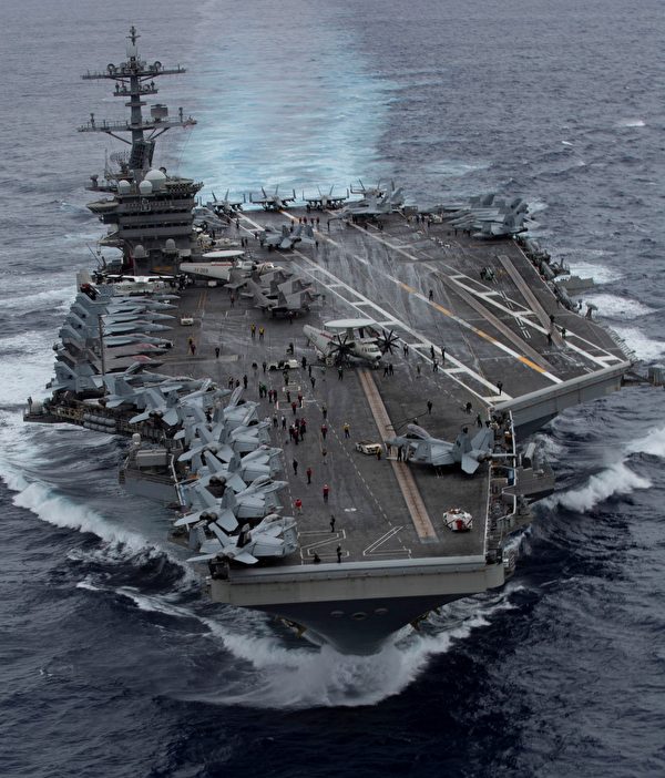 2022年1月10日，美軍的林肯號航母（CVN72）正穿越太平洋。（美國印太司令部推特）