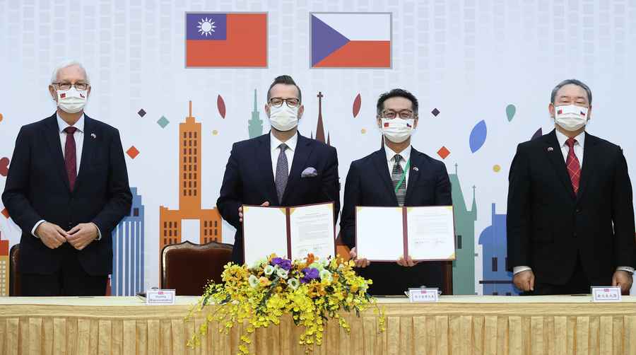 台灣與捷克簽署半導體、教育等6項合作備忘錄