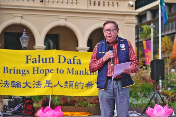 悉尼市議員倡設大法日 表彰法輪功的貢獻