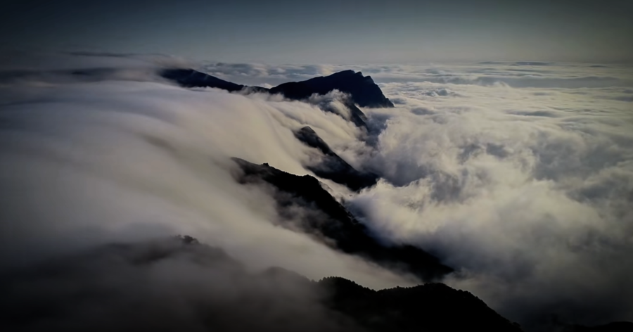 廬⼭多地再現瀑布雲景觀 磅礴壯闊