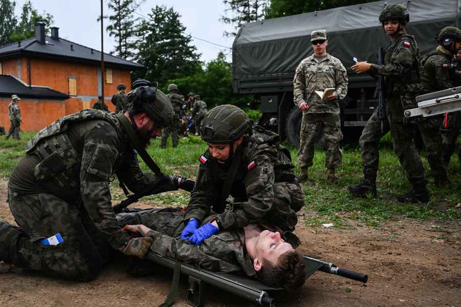 美軍協助波蘭部隊進行戰鬥醫療訓練（多圖）