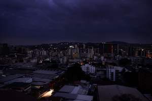 委內瑞拉無預警大停電 全國七成陷入黑暗