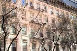 美國人3月份收入升幅首次超過租金升幅