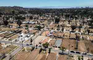 特朗普命令簡化程序 以加速加州野火後重建