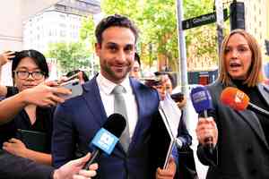 楊蘭蘭再度缺席提訊 律師否認所有指控