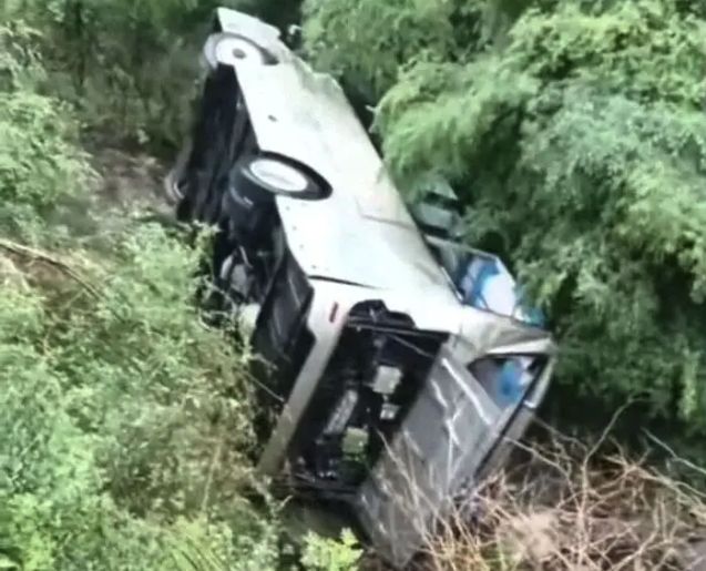 山西一載有學生的車輛側翻 已致2死多傷