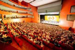 神韻法國艾克斯七場全爆滿 主流讚：藝術奇蹟