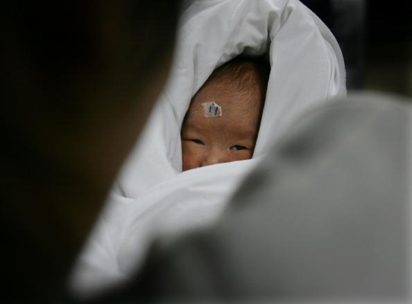 幫助中國婦女赴美產子 20人遭美國起訴