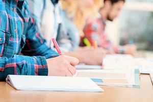 澳洲學術報告：中學生寫作水平銳降