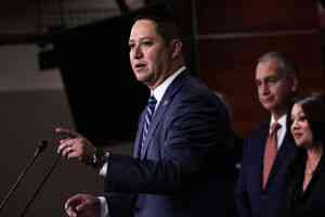 美國德州聯邦眾議員岡薩雷斯因涉性醜聞辭職