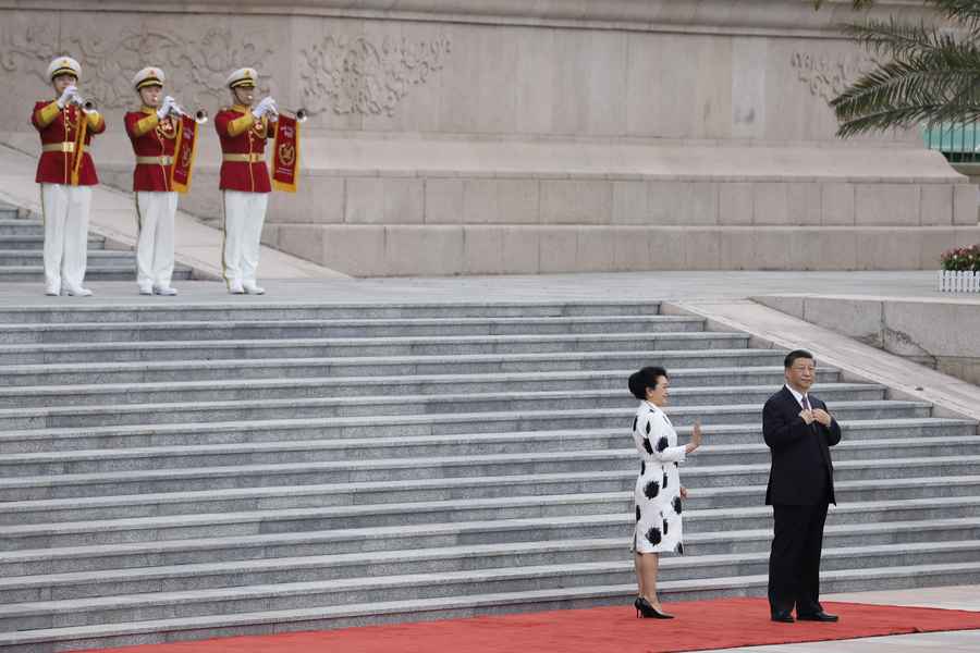 葉曉：彭麗媛高調現身 透中南海四政治意涵