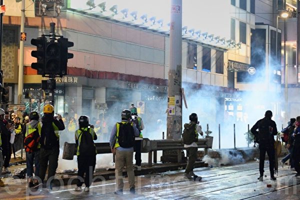 103萬港人上街 警方中止遊行拘捕400人